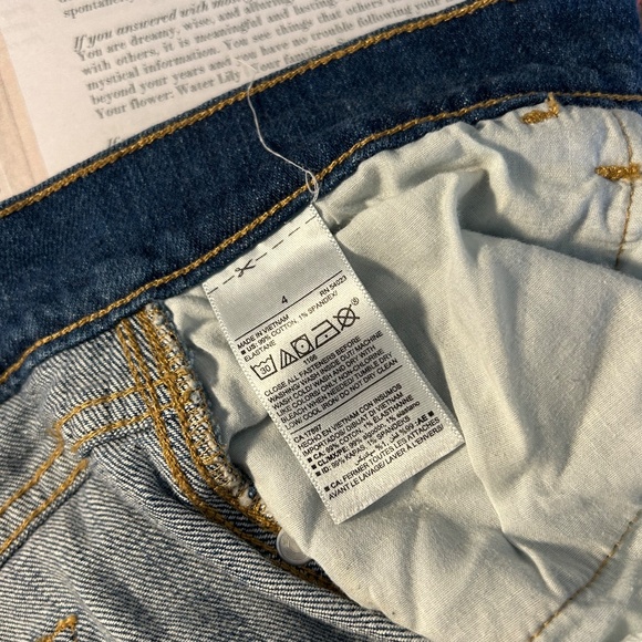 Old Navy Boyfriend jean shorts - Picture 4 of 4